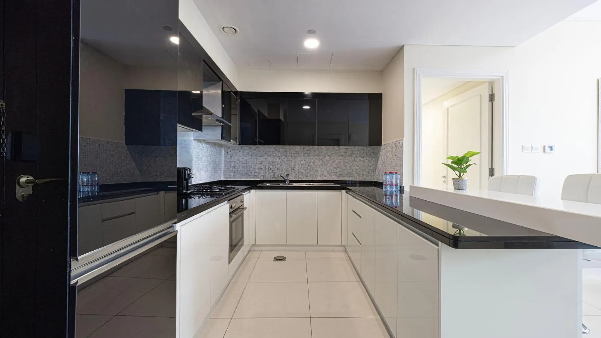 Elegant 3 Bedroom Apartment! 2 Minute Walk To Dubai Mall! Burj Khalifa And Fountain View! Spojené arabské emiráty