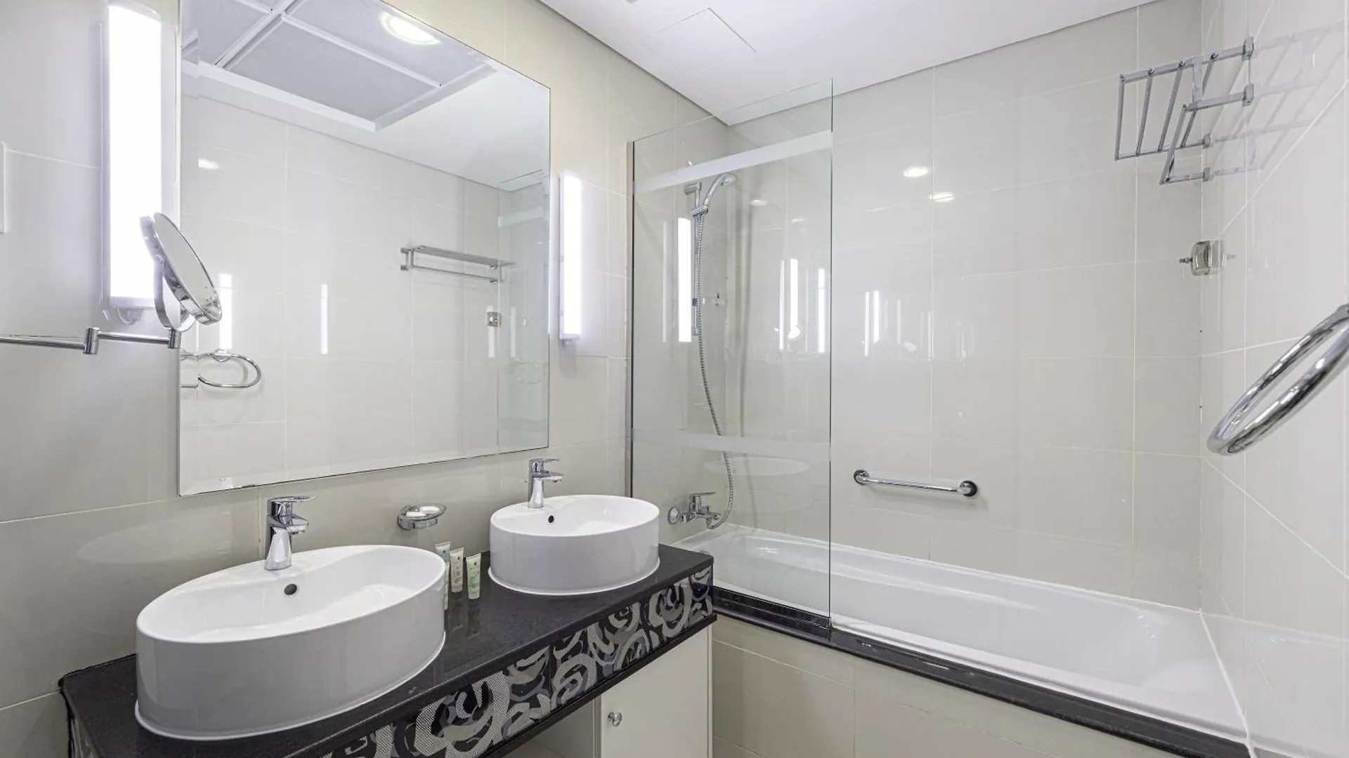 Apartmán Elegant 3 Bedroom Apartment! 2 Minute Walk To Dubai Mall! Burj Khalifa And Fountain View!