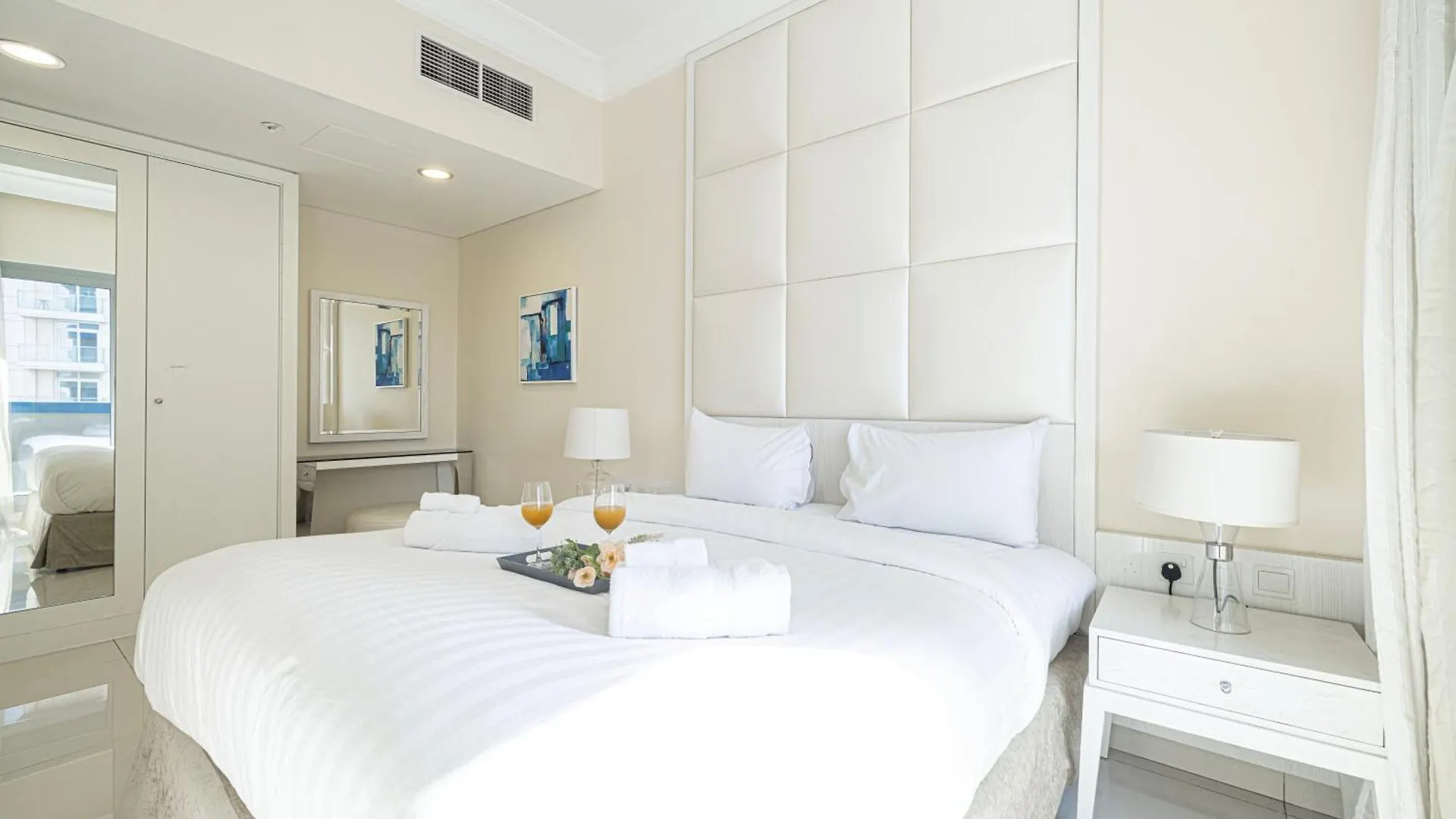 Elegant 3 Bedroom Apartment! 2 Minute Walk To Dubai Mall! Burj Khalifa And Fountain View! Spojené arabské emiráty