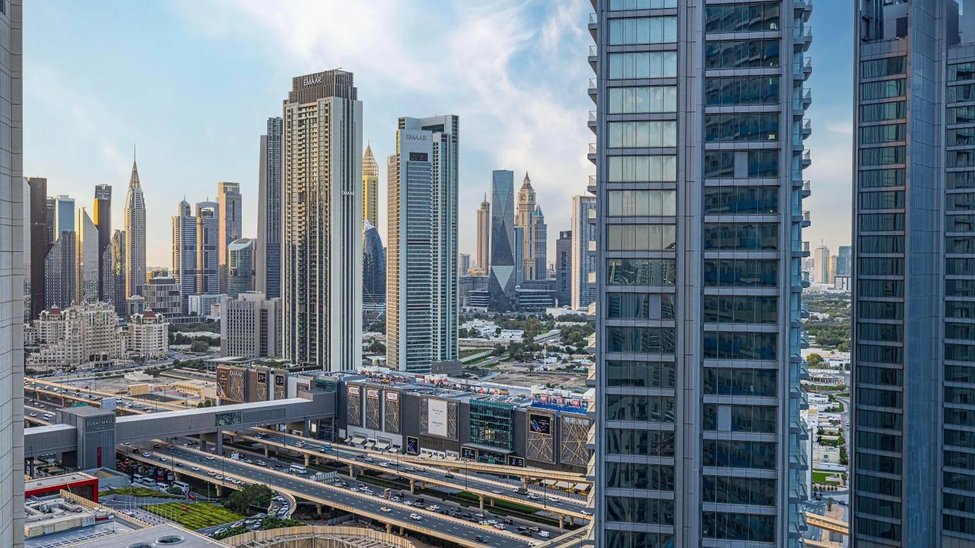 Elegant 3 Bedroom Apartment! 2 Minute Walk To Dubai Mall! Burj Khalifa And Fountain View! Apartment