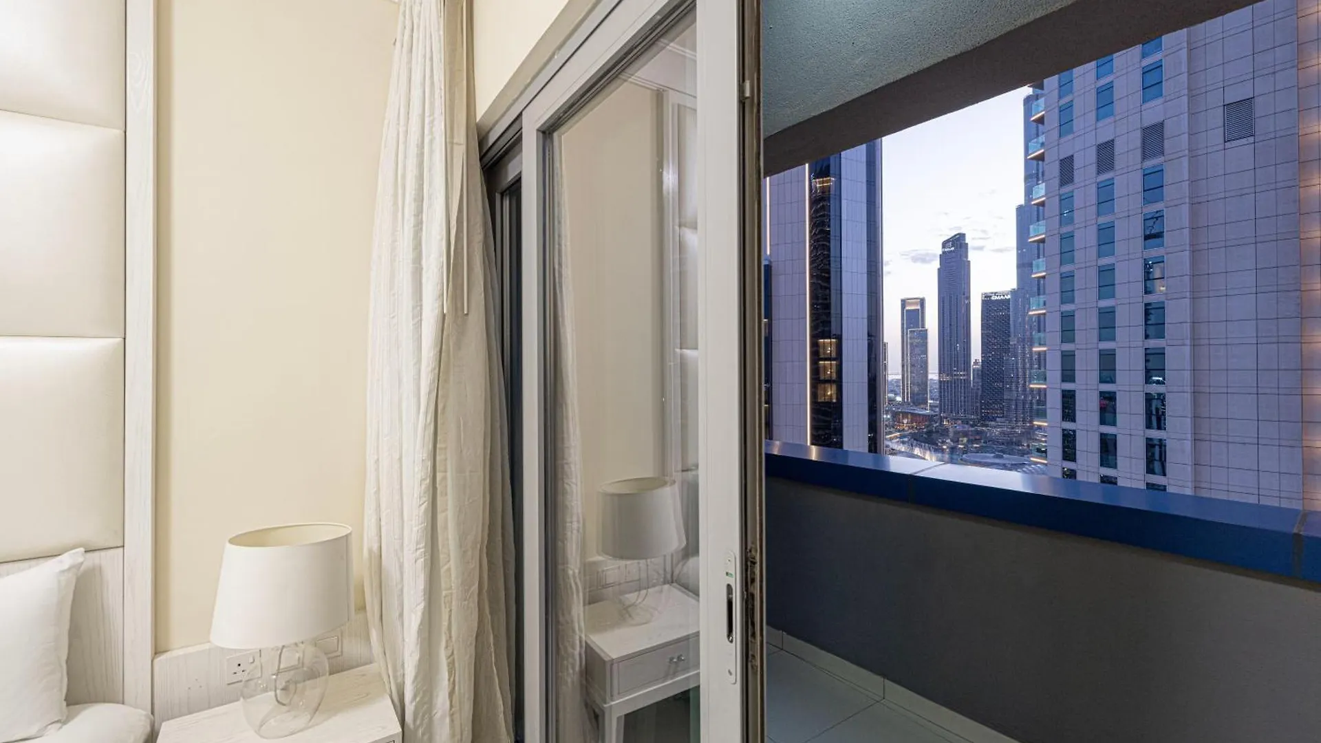 Elegant 3 Bedroom Apartment! 2 Minute Walk To Dubai Mall! Burj Khalifa And Fountain View! 0*,