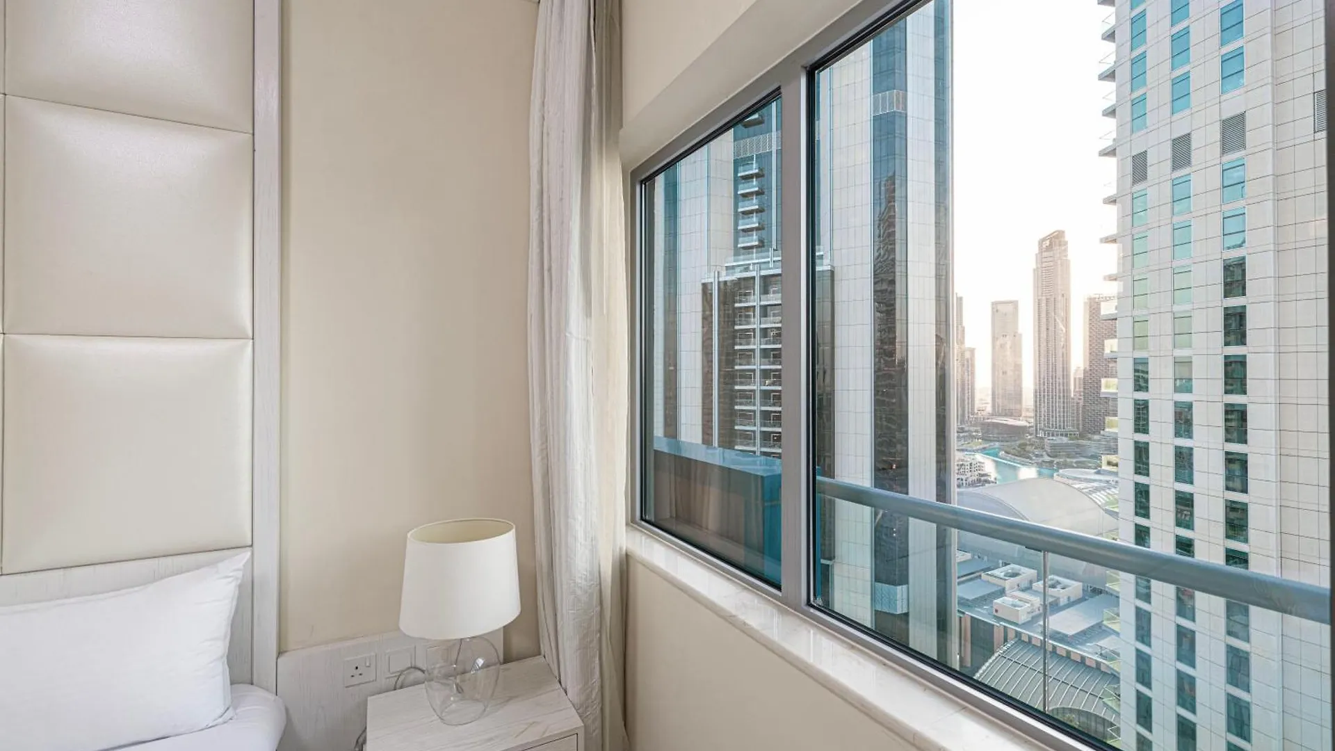 Elegant 3 Bedroom Apartment! 2 Minute Walk To Dubai Mall! Burj Khalifa And Fountain View! Apartment